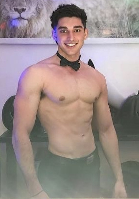 magic-men-perth-peter-topless-waiter